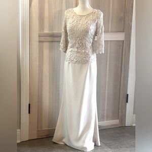 Montage Mon Cheri Full-Length Evening Gown. Champagne/Lace Women’s Sz-8
